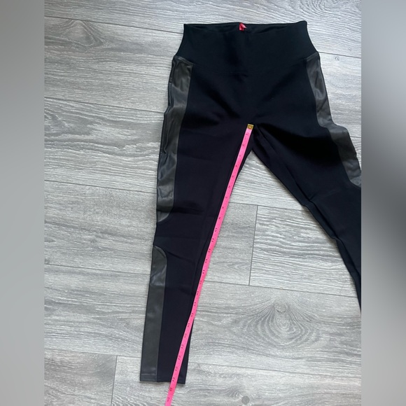 SPANX Ponte Faux Leather Moto Panel Black Leggings Size Small - Picture 8 of 8